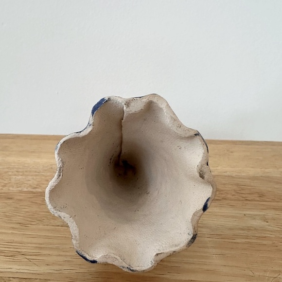 VTG🌻Handmade Ceramic Doll Girl w/Long hair holding a beautiful yellow🌻flower - Picture 8 of 9